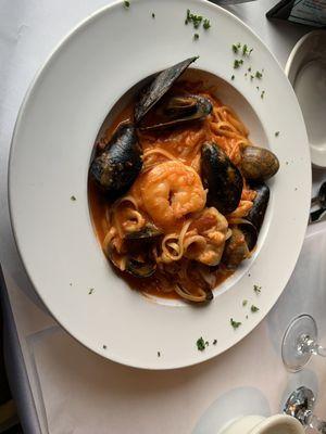 Linguine Frutti di Mare Lunch