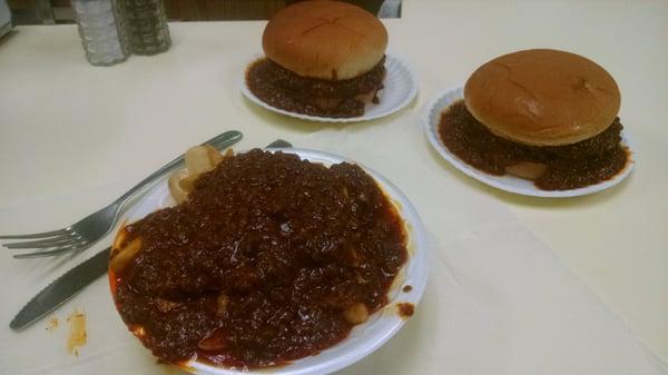 2 Chili Cheeseburgers& Chili Cheesefries