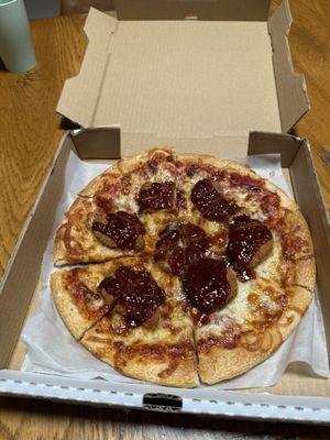 10" Small BBQ Chicken Pizza.   CHEESE PIZZA WITH SOME DAMN CHICKEN NUGGETS.