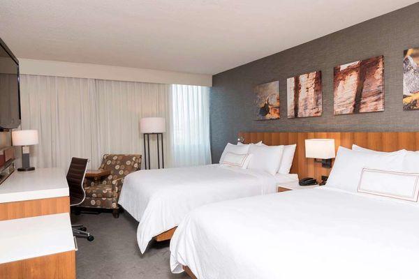 SHR GrandRapids GuestRoom Queen