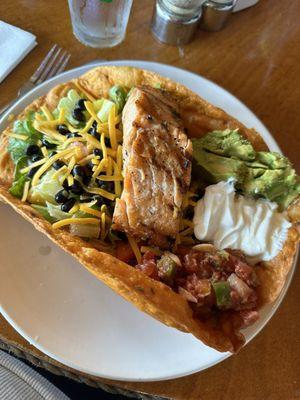 Taco salad with salmon