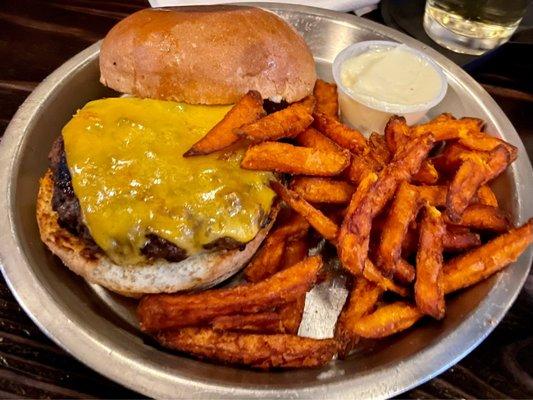 Cheeseburger and sweet potato fries