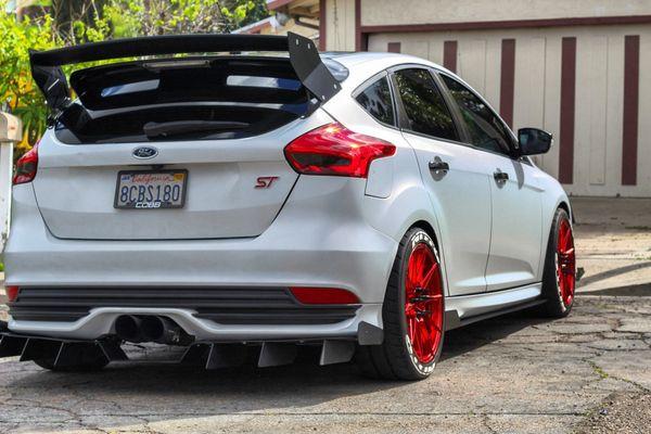 Ford Focus ST Spoilet and Diffuser Install