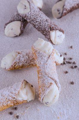 Classic and chocolate-dipped cannoli!