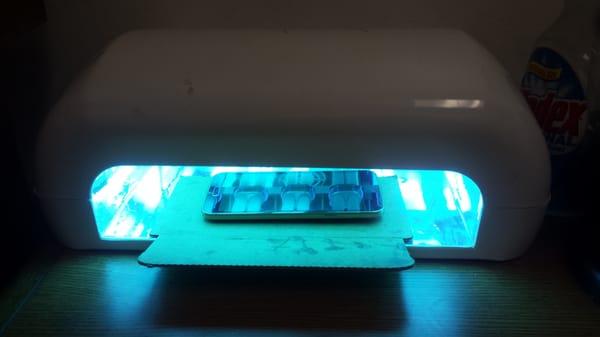 Curing the UV glue under UV light