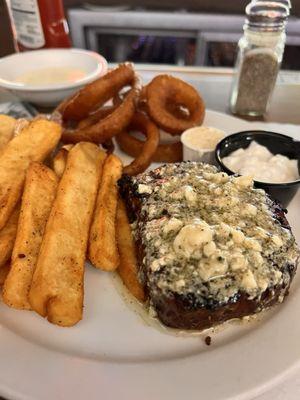 Filet Mignon with gorgonzola butter