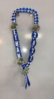 What a beautiful custom graduation lei!!!