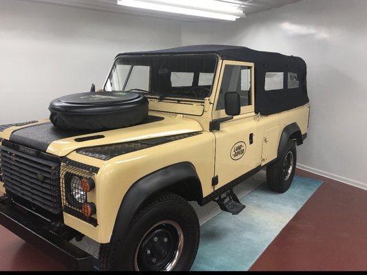 85 Defender