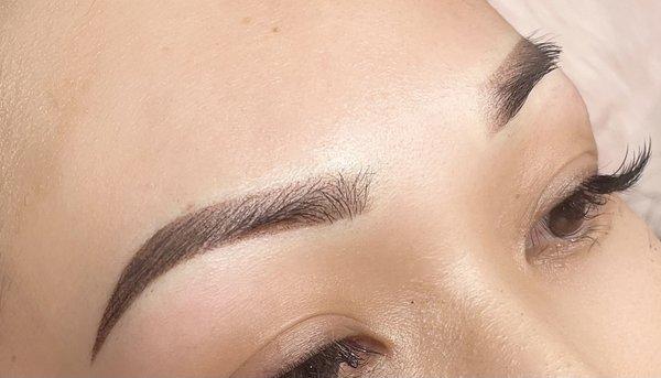 Microbladed brows