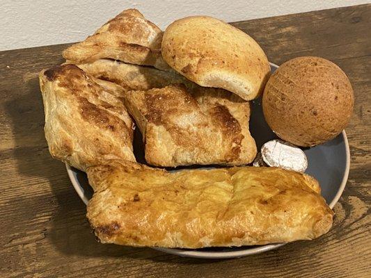 Almojabanas, Empanadas, Pasteles El Portal, Roscones, Buñuelos, Mil Hojas