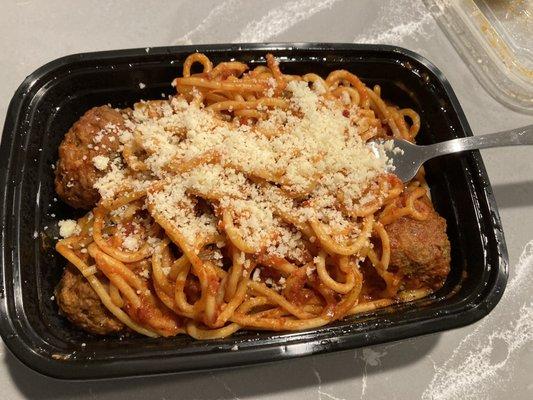 Spicy spaghetti and meatballs