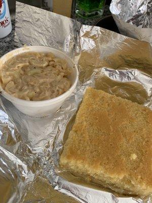 Creamy Mac ' n Cheese & Sweet Corn Bread