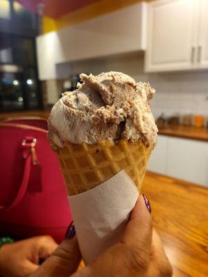 Single dip waffle cone