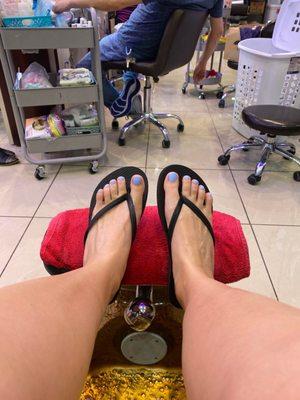 Deluxe pedicure