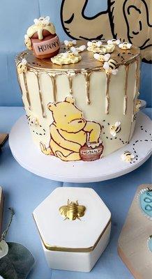 Winnie the Pooh Baby Shower cake