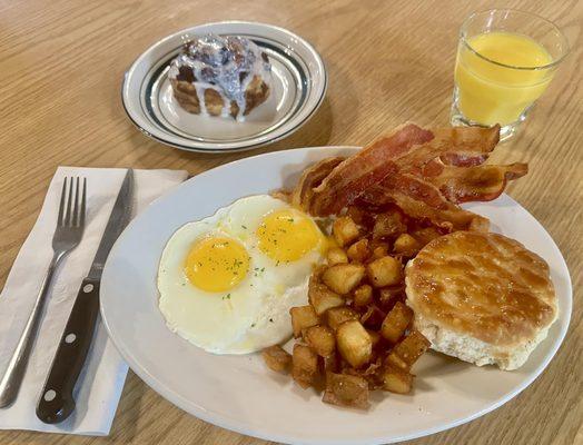 Big Breakfast + Cinnamon Roll