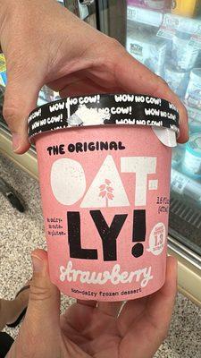 Oat-ly strawberry nondairy frozen ice cream it is, since they don't have the Publix nondairy strawberry here today 5/24