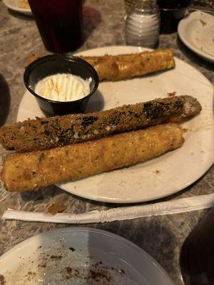 The fried zucchini had no taste.