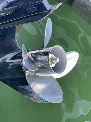 New propeller installed on a 98 Bayliner Rendezvous.