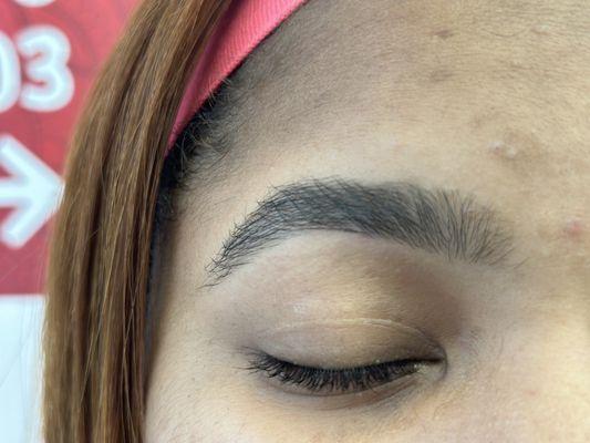 Eyebrows threading