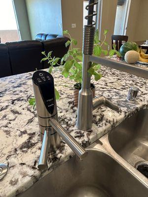 Alkaline water faucet