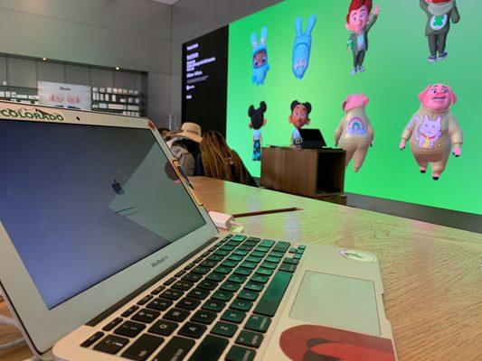 Apple Store, OakBrook Center, Illinois.