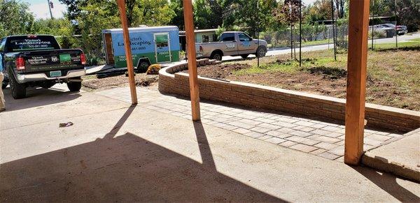 Border wall with walkway