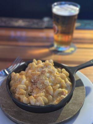 Loaded Macaroni and cheese (no onions)