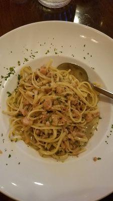 White clam sauce with linguini