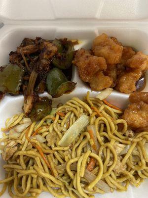 Chicken lo mein with orange chicken