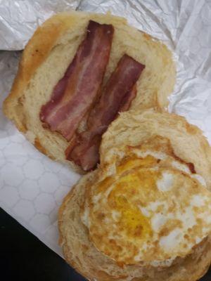 BREAKFAST SANDWICH