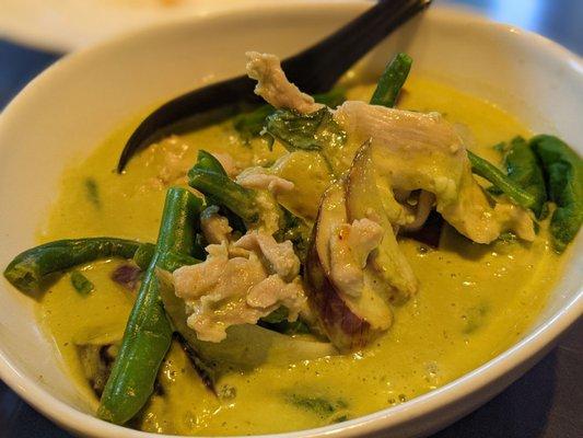 Green curry with chicken