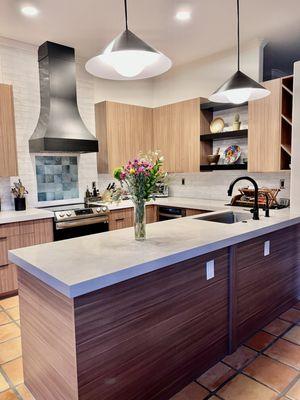 Modern flat panel kitchen