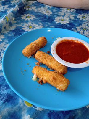 The appetizer; Mozzarella Stix! I highly recommend these.