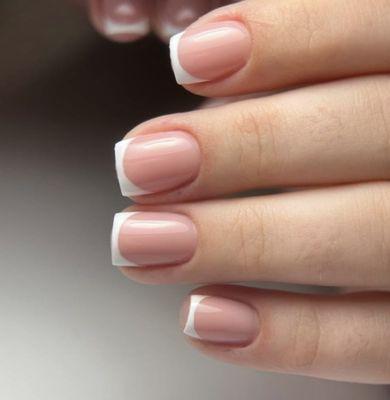 Timeless classic 
Perfect French nails for a refined and elegant look. 

 Perfection in every detail!