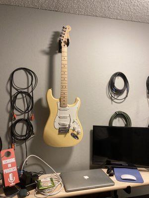 Home studio Strat