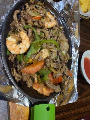 Shrimp and Steak fajita