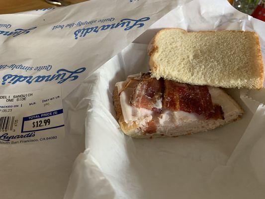 Deli Turkey sandwich w/bacon