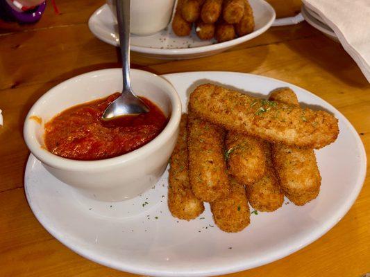 Mozzarella Cheese Sticks 8