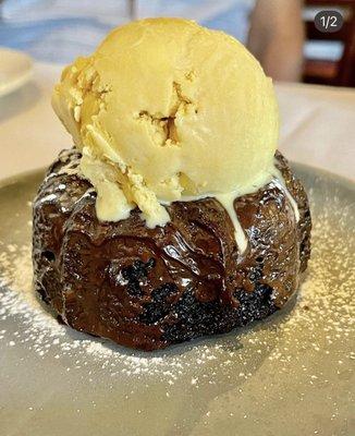 Lava cake, heaven in a dish for chocolate lovers!