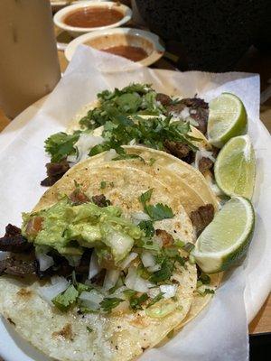 Tacos de carne asada