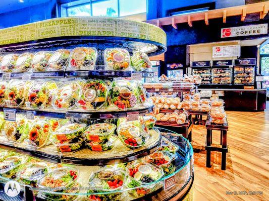 Pre-packed salads, crudite, sandwiches and fresh fruit bowls. Island Deli @ Island Gourmet Markets Waikoloa.