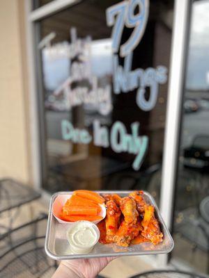 6 piece special - Thai chili with carrots and ranch