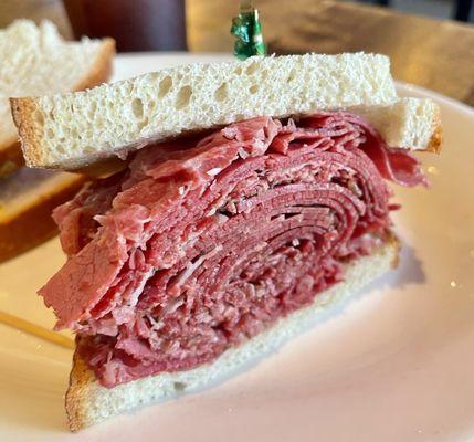 Corn beef on rye