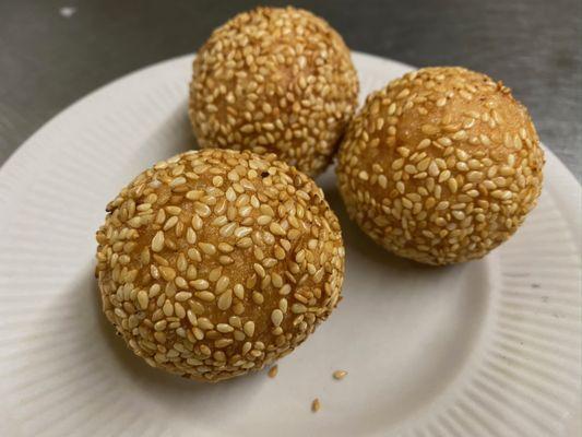 Sesame seed balls