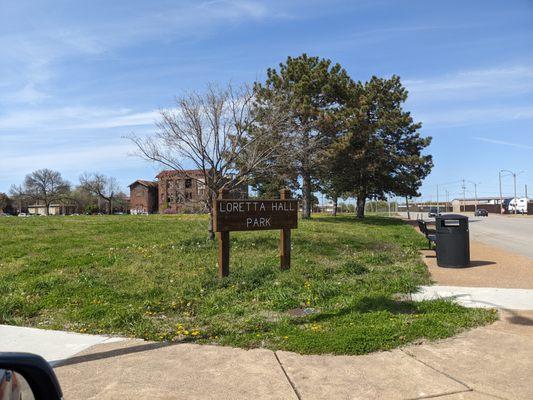 Loretta Hall Park, Saint Louis