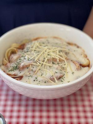 Fettuccine, pink sauce and chicken