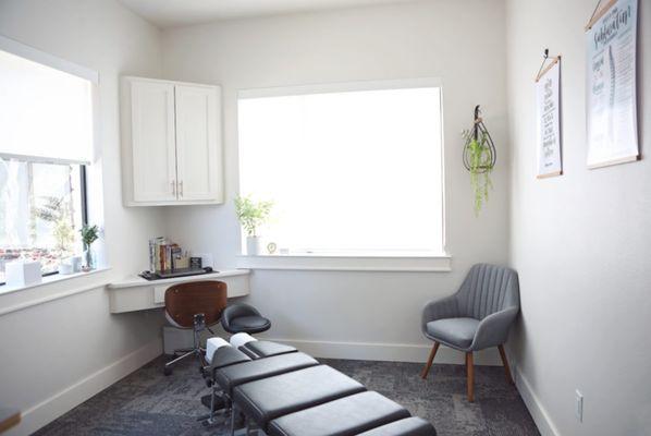 Chiropractic treatment room