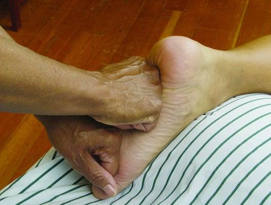 Reflexology Massage Decreases stress and anxiety Relieves toe and ankle pain, arch pain, plantar fasciitis and common forms of arthritis