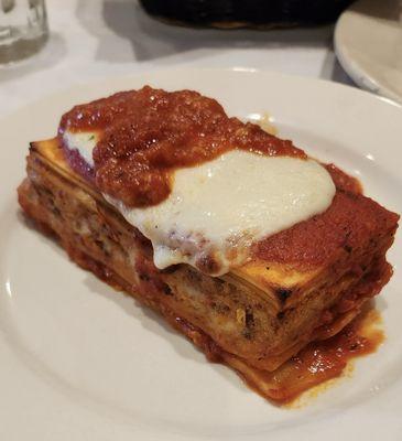 This is half a portion of lasagna. The meat inside is ground very fine and the texture is fabulous. Very tasty.